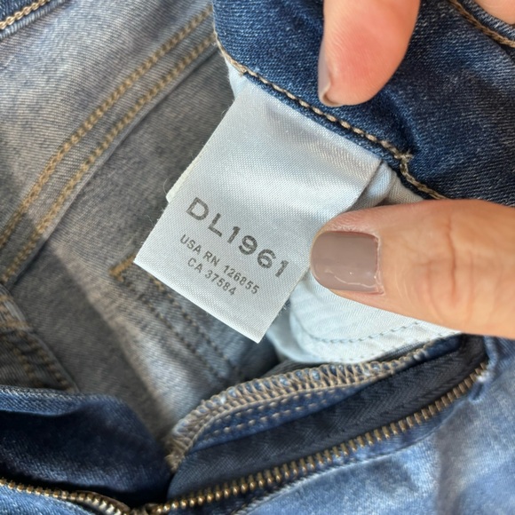 DL1961 Jeans DANNY Mid Rise Instascuplt Skinny Size 30 Tall Inseam - Picture 8 of 10